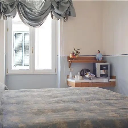 Piazza Di Spagna Prestige Petit Maison d'hôtes